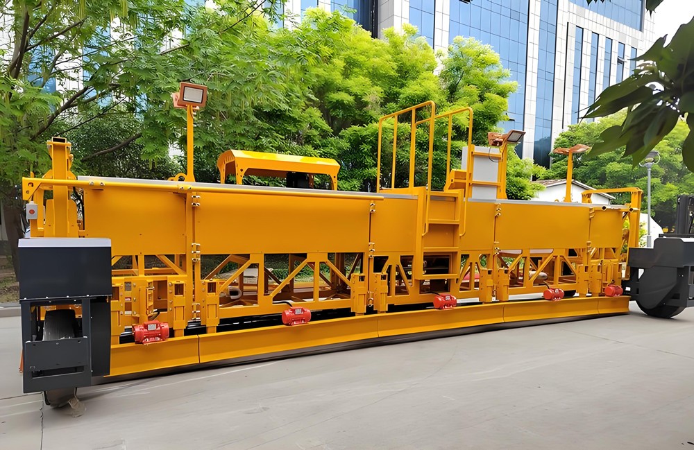 “激光织路”：揭秘三维激光摊铺机的施工过程