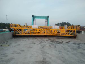 路面摊铺机：为时代铺设平坦通途